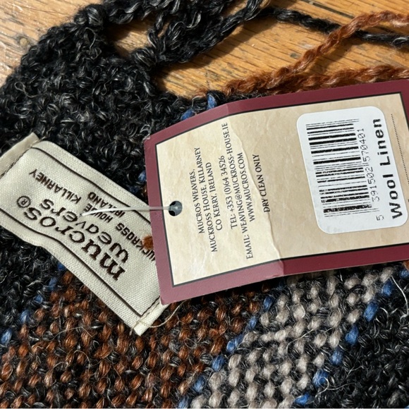 NWT Irish wool and linen scarf - Picture 3 of 3